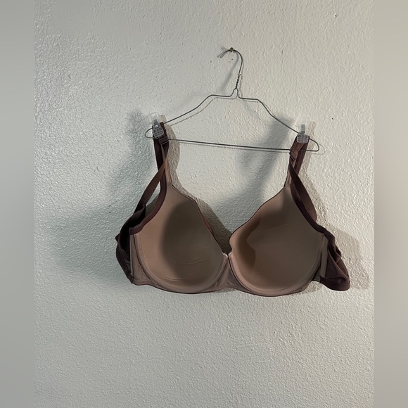 Lacy Cacique, underwire bra. NWOT. 46DDD. - Picture 3 of 4